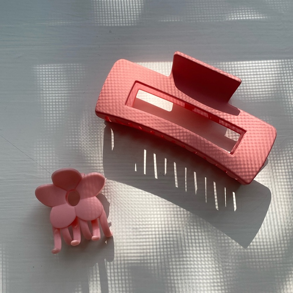 Pink flower and box claw clips!